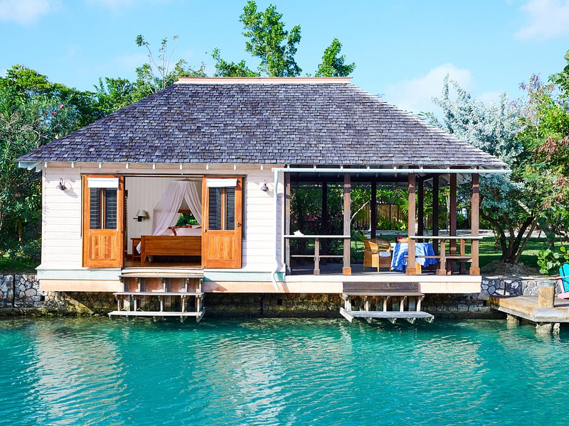 golden eye lagoon-cottage